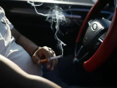 Solusi Efektif Menghilangkan Bau Rokok Dari Mobil Bekas