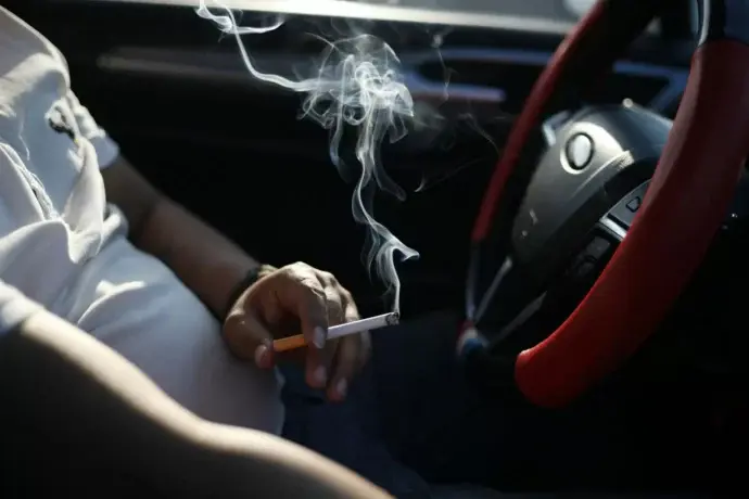 Solusi Efektif Menghilangkan Bau Rokok Dari Mobil Bekas