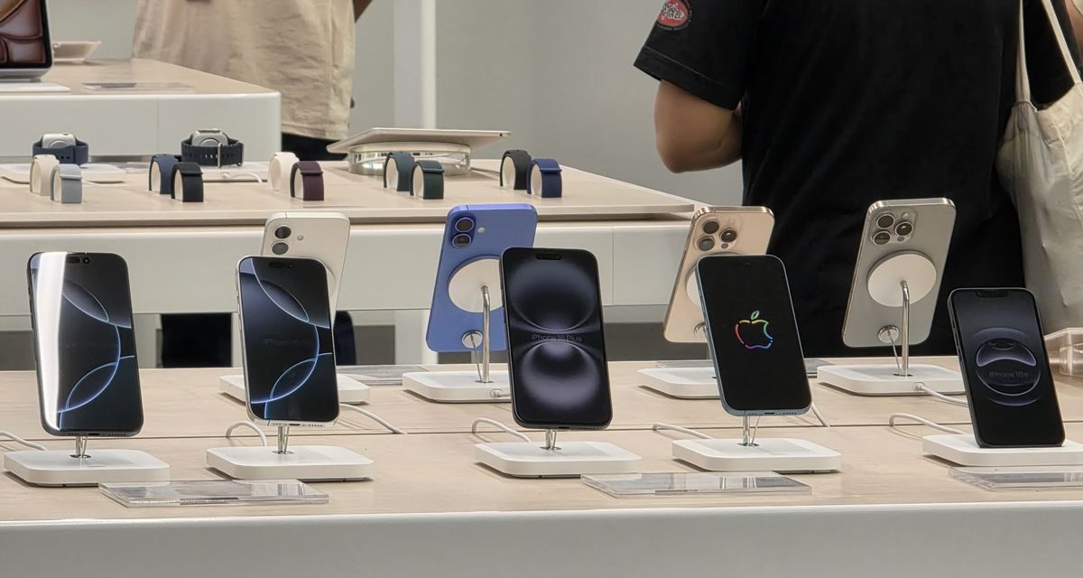 Monopoli Nyata! Hanya 2 Merek Di Daftar 10 HP Terlaris 2025