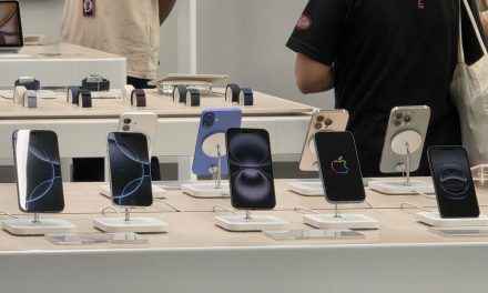 Monopoli Nyata! Hanya 2 Merek Di Daftar 10 HP Terlaris 2025