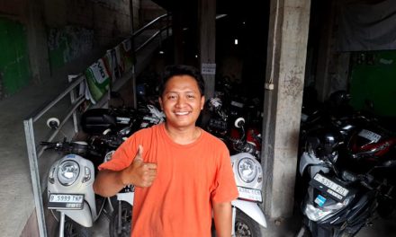 Mantan Kepala Gudang Sukses Bisnis Parkiran Motor Rumahan