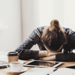 Kerja Sampai Tumbang? Itu Bukan Loyalitas, Tapi Bahaya!