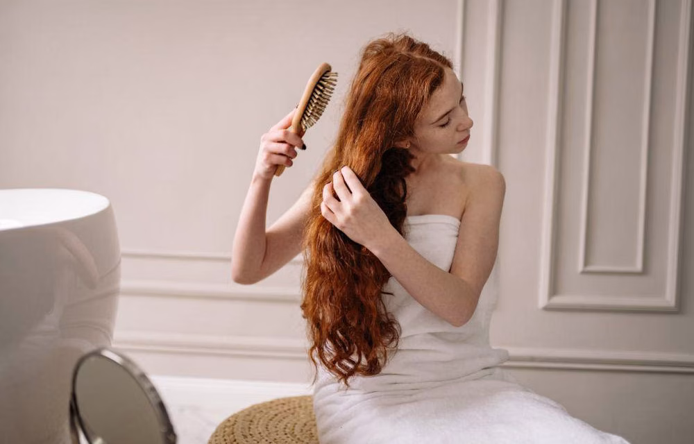 Jangan Asal Sisir! Ini Cara Benar Merawat Rambut Panjang