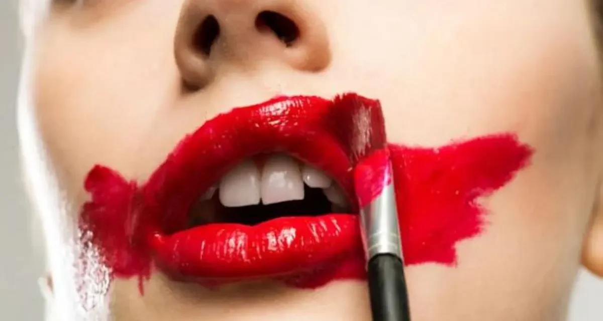 Fenomena Lipstick Effect Di Tengah Krisis!