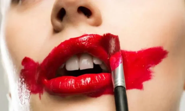 Fenomena Lipstick Effect Di Tengah Krisis!