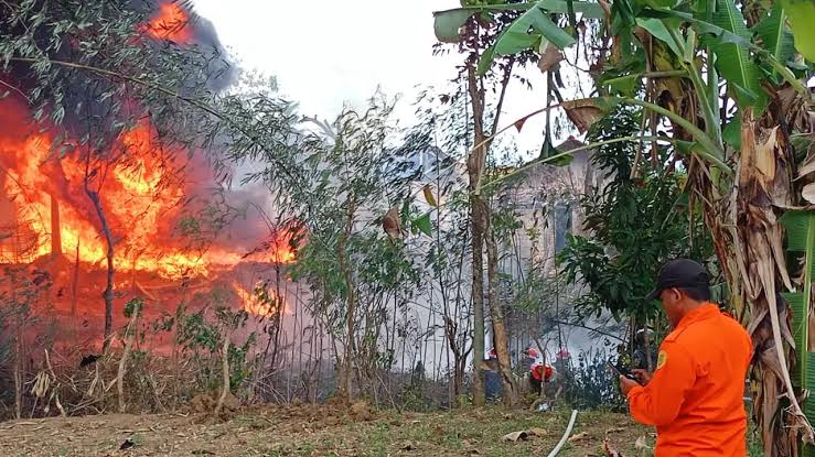 Petaka Sumur Minyak Blora: Terbakar Akibat Praktik Ilegal!