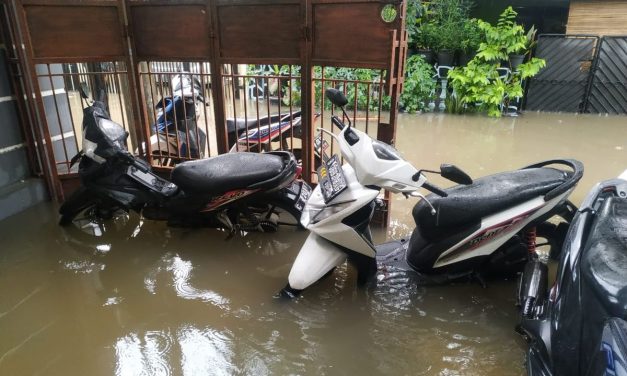 Dampak Buruk Menyalakan Mesin Motor Pasca Banjir