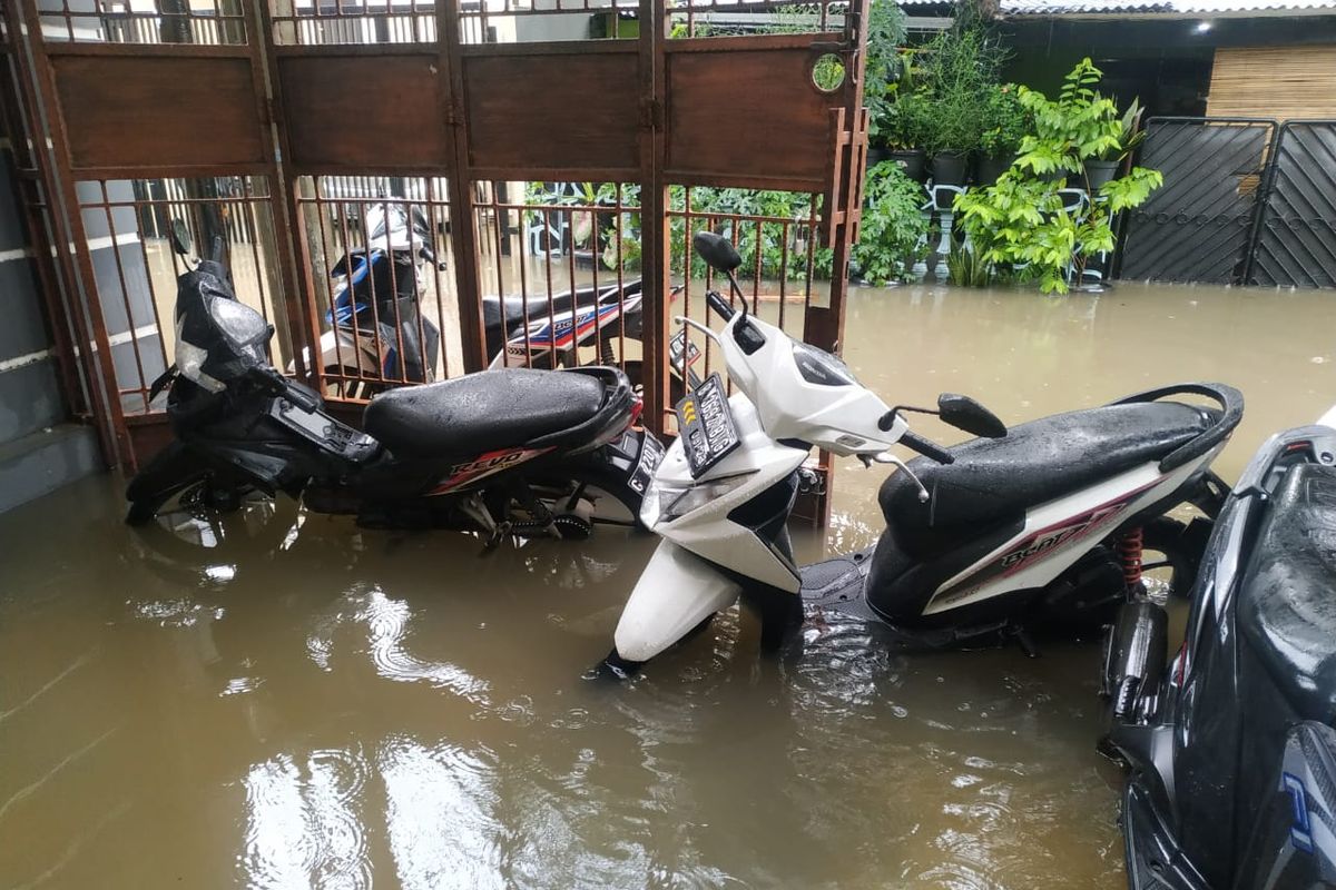 Dampak Buruk Menyalakan Mesin Motor Pasca Banjir