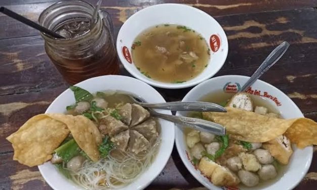 Sering Makan Bakso? Ini Efek Samping Yang Wajib Kamu Tahu